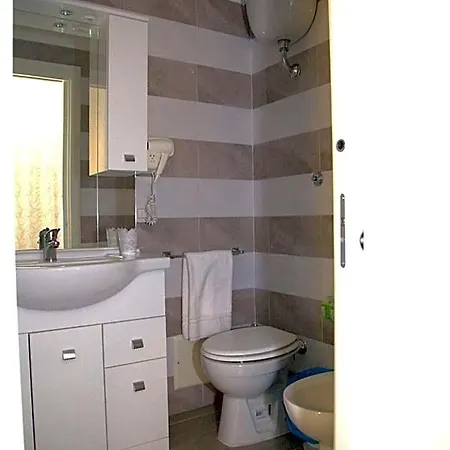 Le Torri Aragonesi 3* نابولي